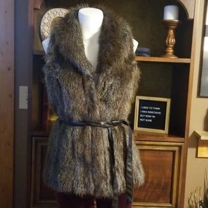🛍Revue ladies faux fur vest w/ removable belt